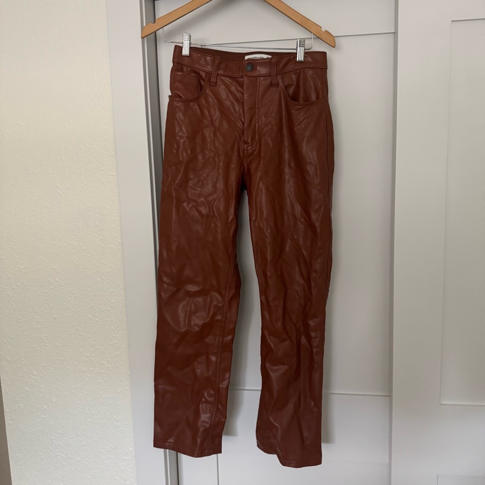 Abercrombie & Fitch 90s Straight Ultra High Rise Brown Faux Leather Pants Size 6